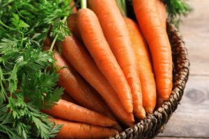The Risks and Benefits of Carrot Consumption – Can It Turn Your Skin Orange